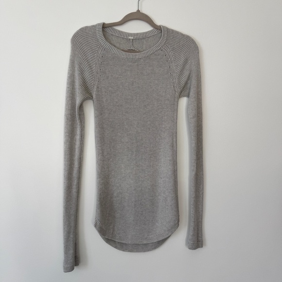 Lululemon Cabin Yogi Long Sleeve Heathered Medium Gray Sweater Shirt Top Sz 2 - Picture 2 of 14